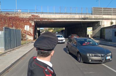 Bari: giovane donna tenta di lanciarsi dal ponte, il racconto del carabiniere che l'ha salvata. Plauso della premier Meloni