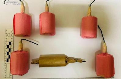 Fuochi d'artificio artigianali e pericolosi: denunciati 4 giovani nel Tarantino
