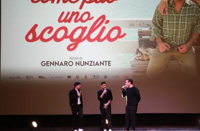 «Come può uno scoglio», arriva nelle sale il film di Pio e Amedeo