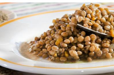 Cenone di Capodanno in Puglia, lenticchie portafortuna in 8 tavole su 10