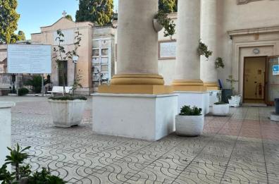 Corruzione e appalti truccati nei servizi cimiteriali a Taranto, estorsioni a parenti dei defunti: 8 arresti. Indagato comandante Polizia Locale