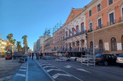Bari si prepara al concertone di Capodanno: le prime foto del palco in piazza