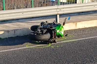 Bari, 27enne perde il controllo della moto e muore su via Tatarella