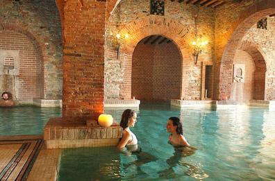 Turismo: addio stravizi, il Capodanno si festeggia alle terme