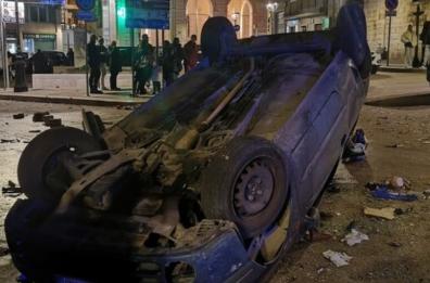 Auto rovesciata e guerriglia urbana a Capodanno a Molfetta: altri due arresti