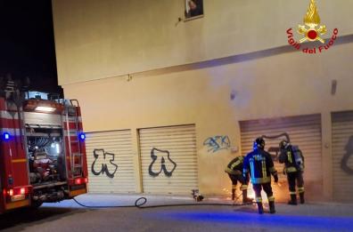 Potenza, incendio in un garage di via Bratislava