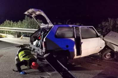 Tragico incidente a Canosa, dopo 3 giorni muore anche l'anziana che era volata fuori dall'auto