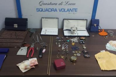Addosso a due barboni 3600 euro e pezzi d'argenteria: denunciati