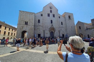 Puglia, vacanze da 23 milioni: ecco quanto rende la tassa di soggiorno, +30% in un anno