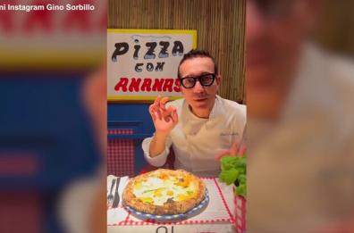Sorbillo sdogana la pizza all'ananas e il web insorge