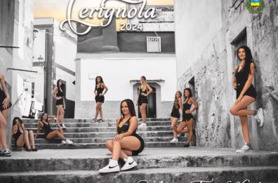 Cerignola, polemica su calendario con ragazze in shorts. Il Comune: «Non è istituzionale»