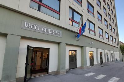Bari, taroccava denunce e tamponi Covid: condanna a 5 anni per un militare