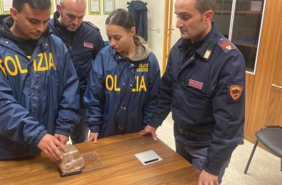 Brindisi, un chilo di hashish in auto: arrestati due giovani