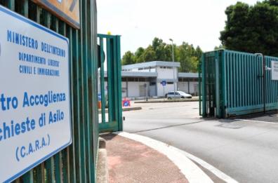 Condizioni igienico-sanitarie al C.A.R.A. di Bari Palese: l'8 gennaio sit-in lavoratori delle pulizie
