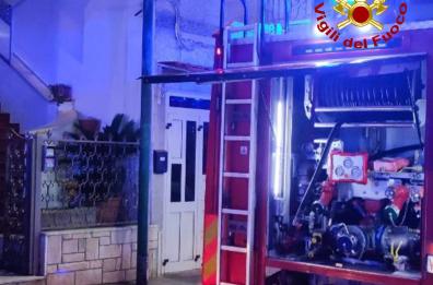 Brucia cucina di un appartamento a Galatone: salvati due anziani disabili 
