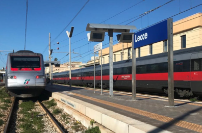 Il maltempo danneggia la linea ferroviaria Lecce-Bari: circolazione rallentata, ora tornata regolare