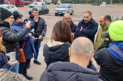 Il sindaco di Taranto partecipa al sit-in degli autotrasportatori ex Ilva