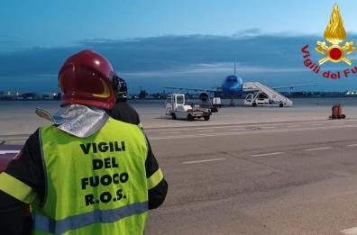 Aeroporto Brindisi, problemi al carrello di un airbus in atterraggio: emergenza rientrata 