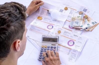 Adoc, bollette più care: anche a Bari aumenti tra il 35 e 40%