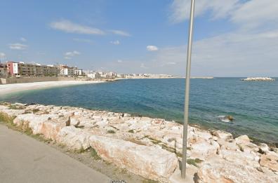 Teschio umano ritrovato sul lungomare a Bisceglie: analisi in corso