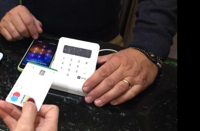 Taranto, finge di aiutare anziana col bancomat e le ruba soldi dal conto: denunciato commerciante