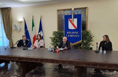 Presidente Campania De Luca vuole denunciare Fitto per atti di omissione: «Si dimetta. Danni per il Sud»