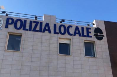 Venditore abusivo di auto usate scoperto dai vigili urbani a Corato