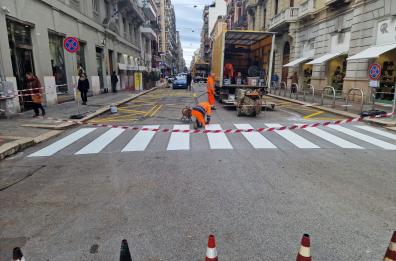 Bari, blindato il primo isolato di Via Calefati: «Perchè e per quanto tempo?»