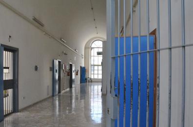 Bari, detenuto picchiato: chieste 6 assoluzioni per le torture nel carcere