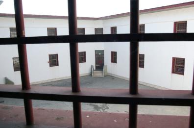 Taranto, continuano le aggressioni in carcere contro gli agenti penitenziari: altri due episodi