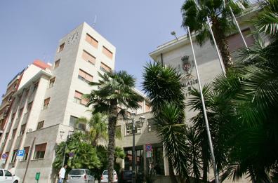 Brindisi, condoni e tasse: scoppia il caos