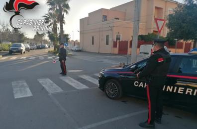 Torre Santa Susanna, tenta di rubare in un'abitazione, arrestato durante la fuga movimentata
