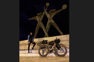 In bici da Milano a Taranto, Francesco «Frank» Lotta e il suo «viaggio umano»