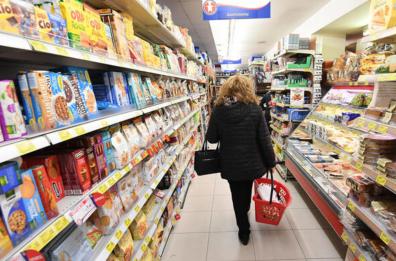 Brindisi, spesa aumentata di 2.259 euro. La Uil: «È una crisi di sistema»