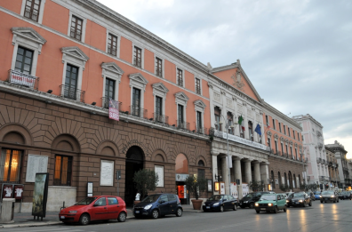 Voto a Bari, centrosinistra sempre diviso: sondaggi, primarie e prove d’intesa