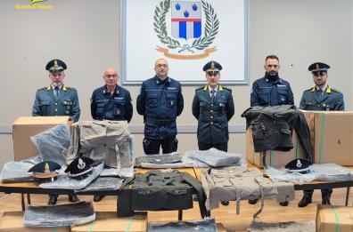 Taranto, la GdF dona merce sequestrata a Caritas e comunità S.Egidio