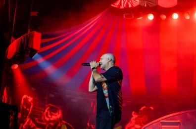 Il tour di Max Pezzali arriva allo Stadio San Nicola di Bari: un'estate a tutta hit