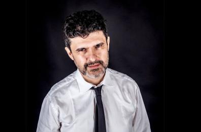 Luca Bottura in Puglia col libro su Berlusconi: «Anche la sinistra è orfana del Cavaliere»