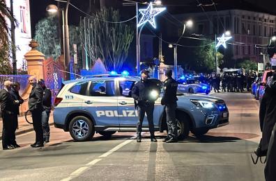 Allarme bomba a Sanremo: evacuata Villa Nobel, presenti molti cantanti in gara. «Una chiamata anonima, ma era tutto falso»