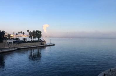Taranto senza Ilva? Un effetto ottico, donato dalla nebbia