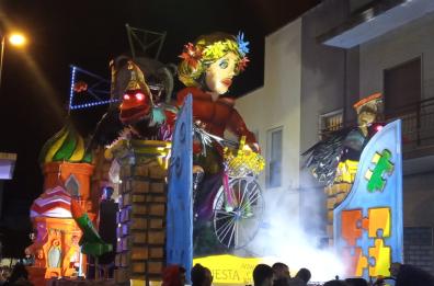 Carnevale di Corsano e del Capo di Leuca, vince il carro "Questa non è una favola"