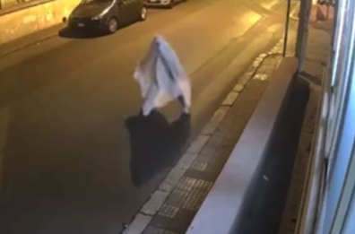 Gallipoli, perseguitava la ex moglie travestendosi da fantasma per spaventarla di notte: a processo