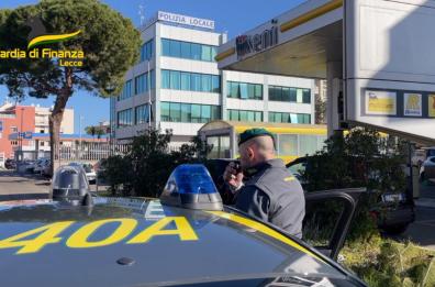 Interdizioni a Lecce, l'accusa: «Pressioni per far cacciare il capo della Polizia Locale, anche da vicesindaco Signore»