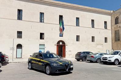 Multe soppresse in cambio di favori e di voti: oggi l'interrogatorio delle due vigilesse interdette

