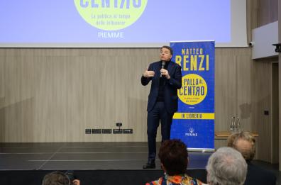 Matteo Renzi a Taranto: «Città martoriata, chi ha responsabilità deve riconoscerlo»
