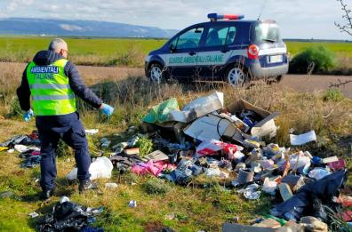 Monte Aquilone, discarica di rifiuti sequestrata dai carabinieri forestali