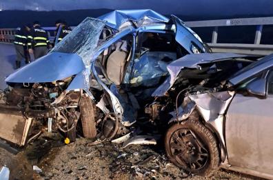 Foggia, tragedia sulla Statale 17: morta 20enne dopo scontro tra 2 auto FOTO