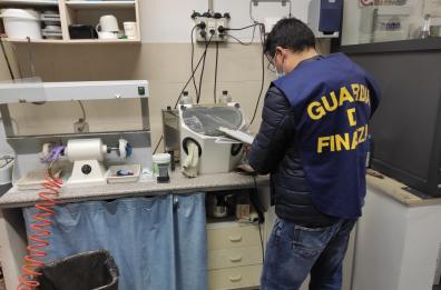 «Con fattura o senza?»: sequestri milionari a 80 odontoiatri tra Puglia e Basilicata