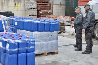 Foggia, scoperti distributori abusivi con gasolio venduto a 1,25 euro