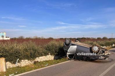 Incidente sulla Putignano-Turi: auto si ribalta, feriti due bimbi